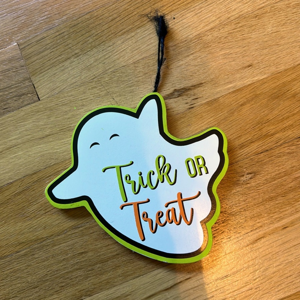 NWT - Ashland Trick or Treat Ghost Wall Decor
